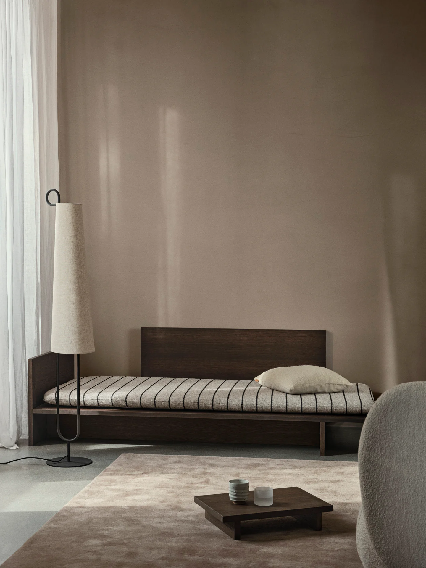 Ancora Floor Lamp - Black/Natural - Image 3