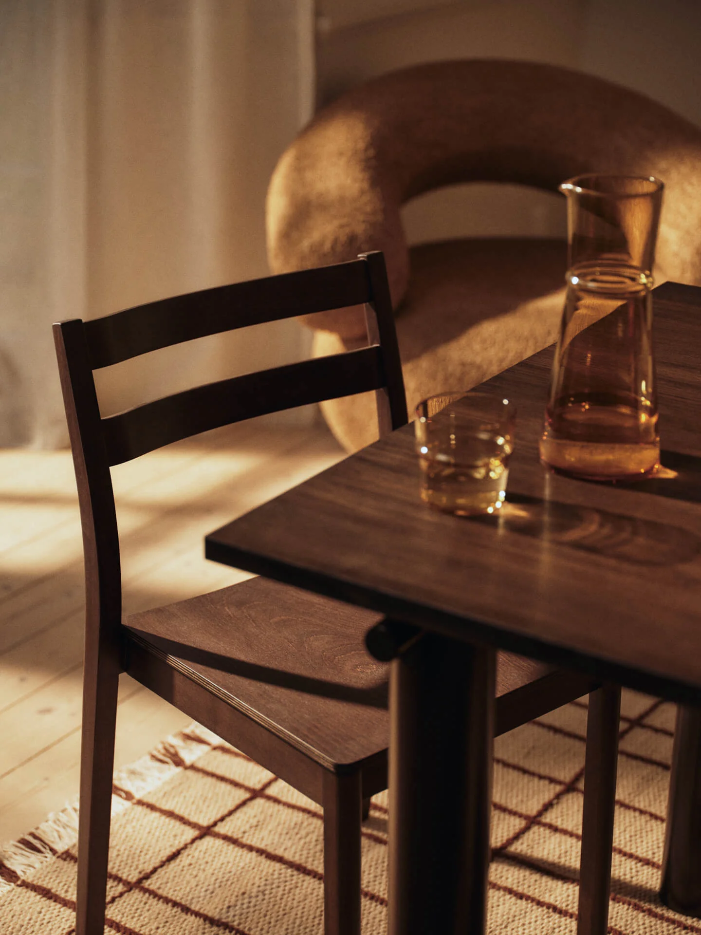 Atura Dining Table - Dark Chocolate/Dark Stained Oak - Image 3