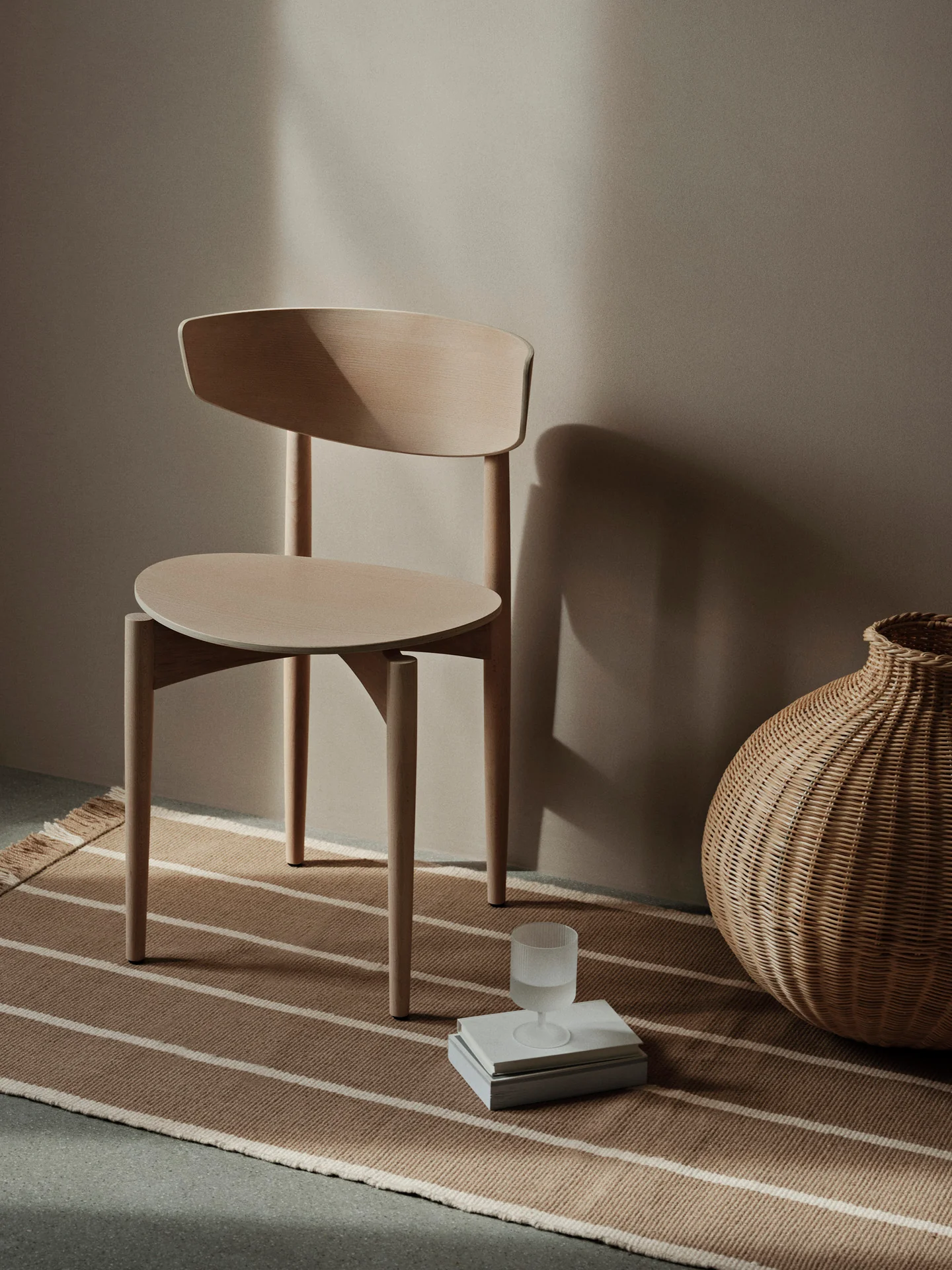 Bola Braided Floor Vase - Natural - Image 3