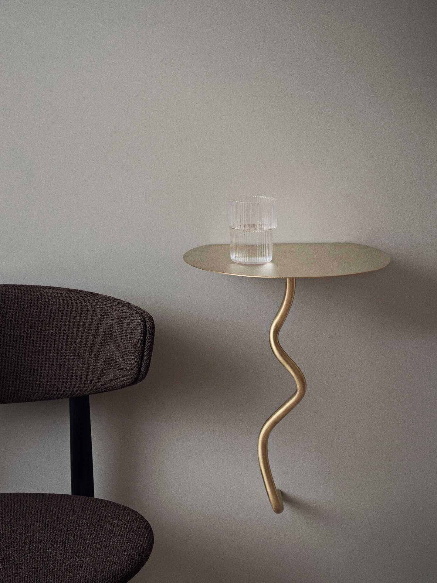 Curvature Wall Table - Brass - Image 2