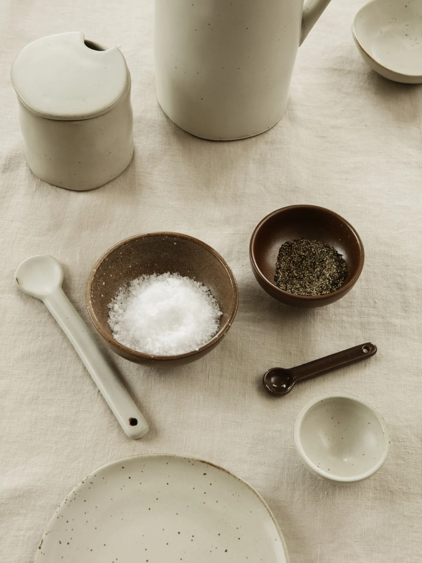 Flow Jar with Spoon - Off-White Speckle - Image 2