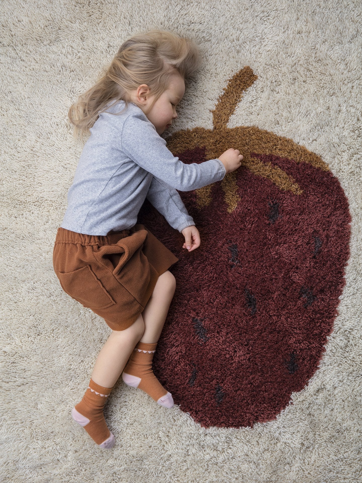 Fruiticana Tufted Strawberry Rug - Image 2