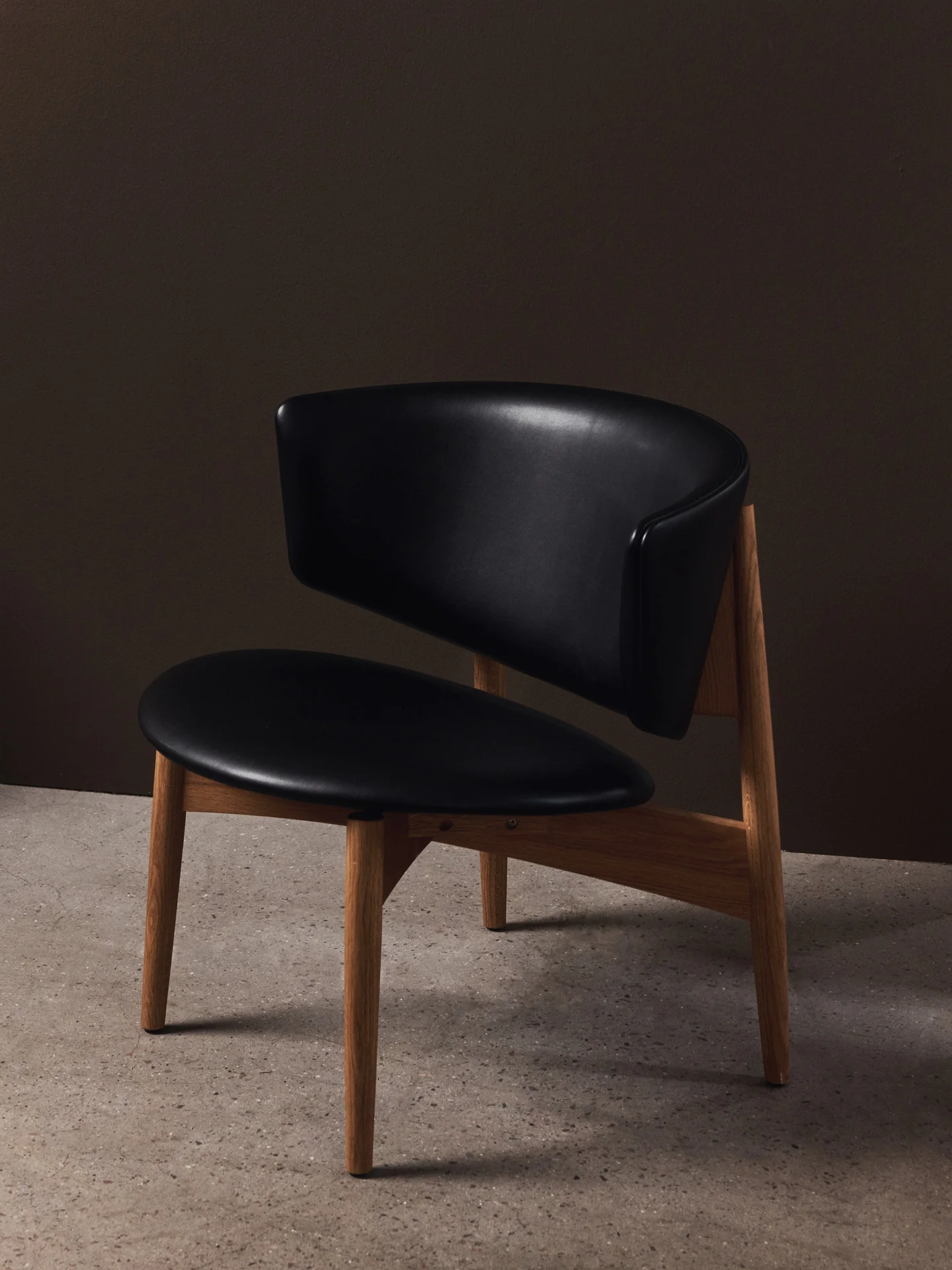 Herman Lounge Chair - Wood - Vegea - Natural Oak/Black - Image 5