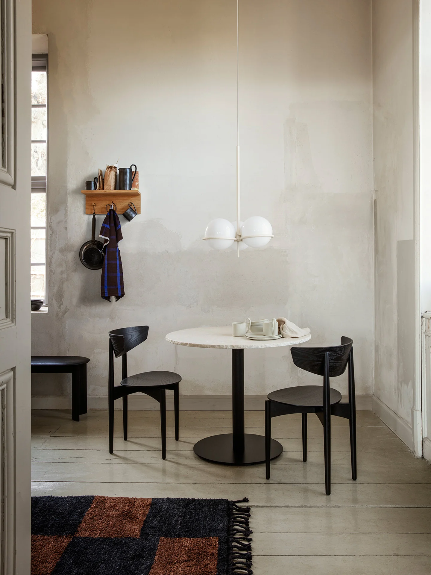 Mineral Dining Table - Bianco Curia - Black - Image 2