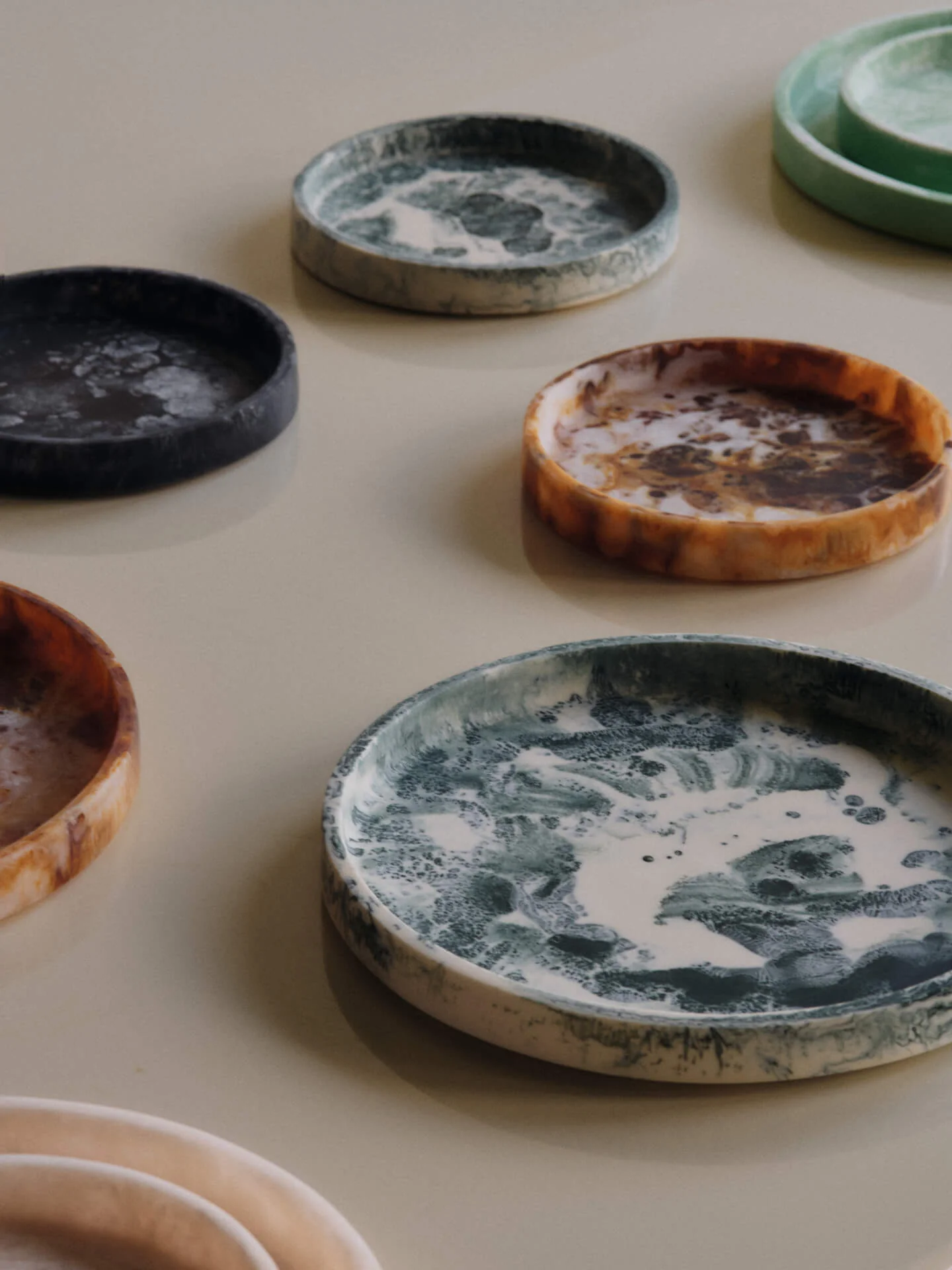 Mist Round Tray - Sugar Kelp - Image 3