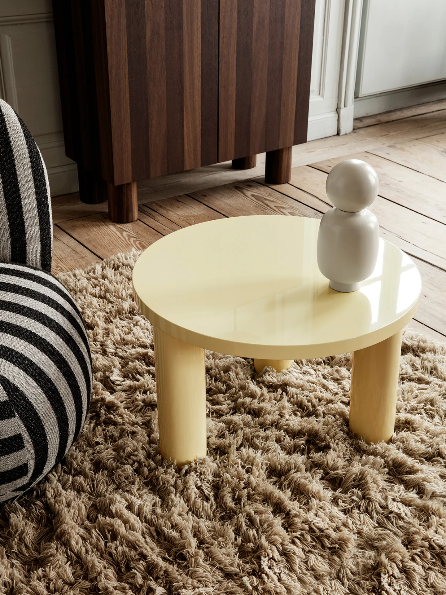Post Coffee Table - Small - Lemonade - Image 2