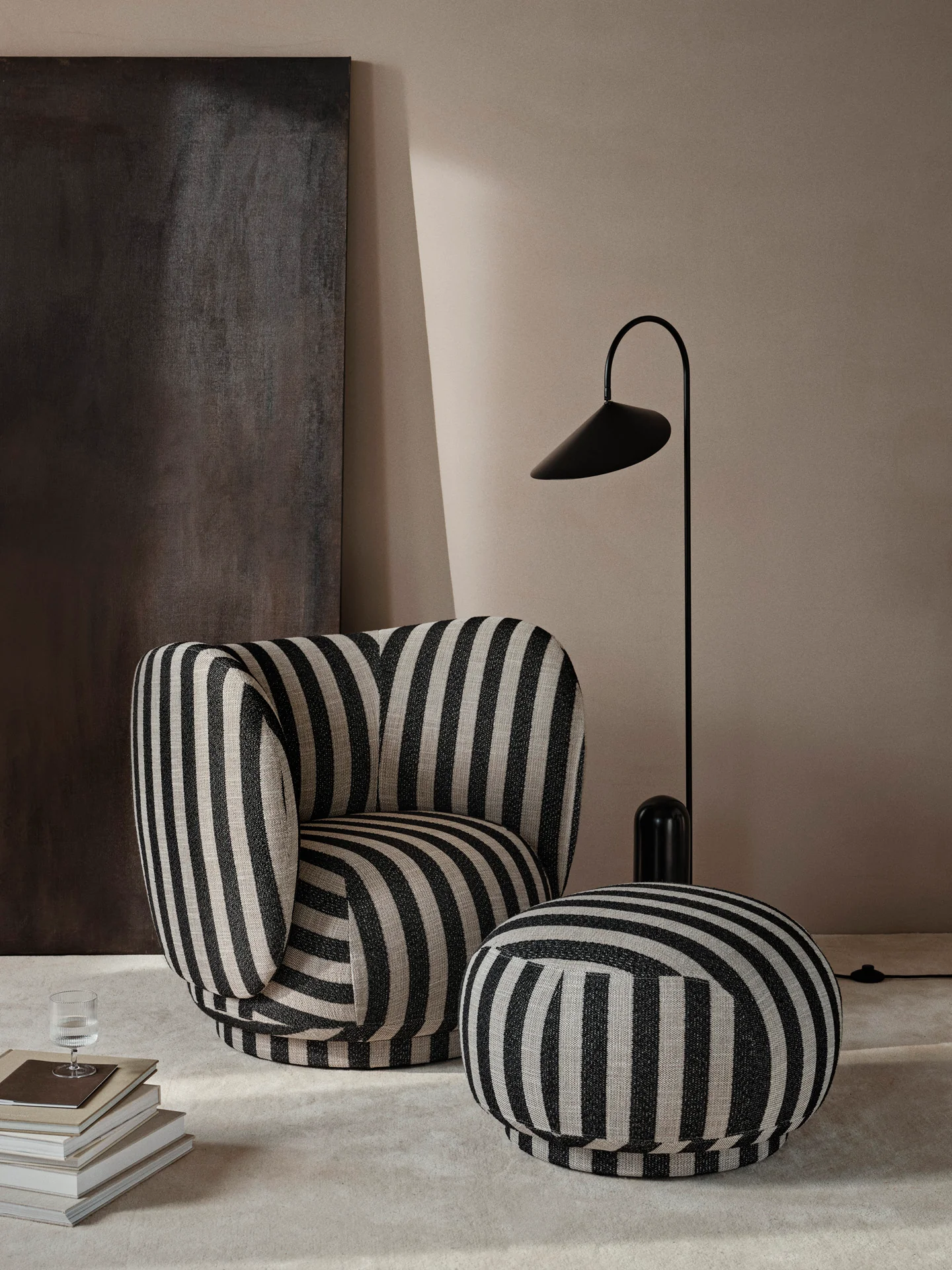 Rico Lounge Chair - Swivel - Louisiana - Sand/Black - Image 2