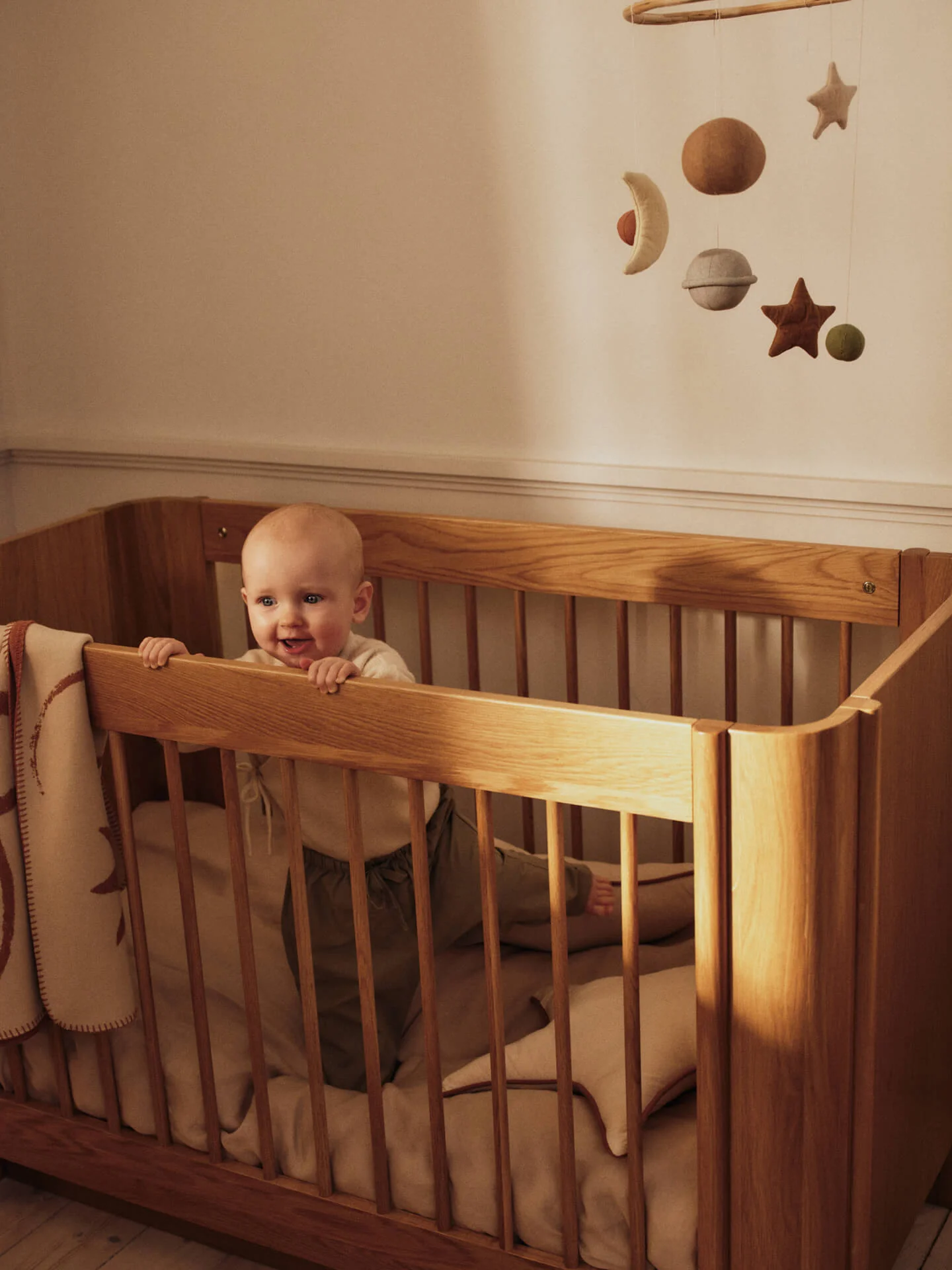 Tilu Baby Cot - Natural Oak - Image 3