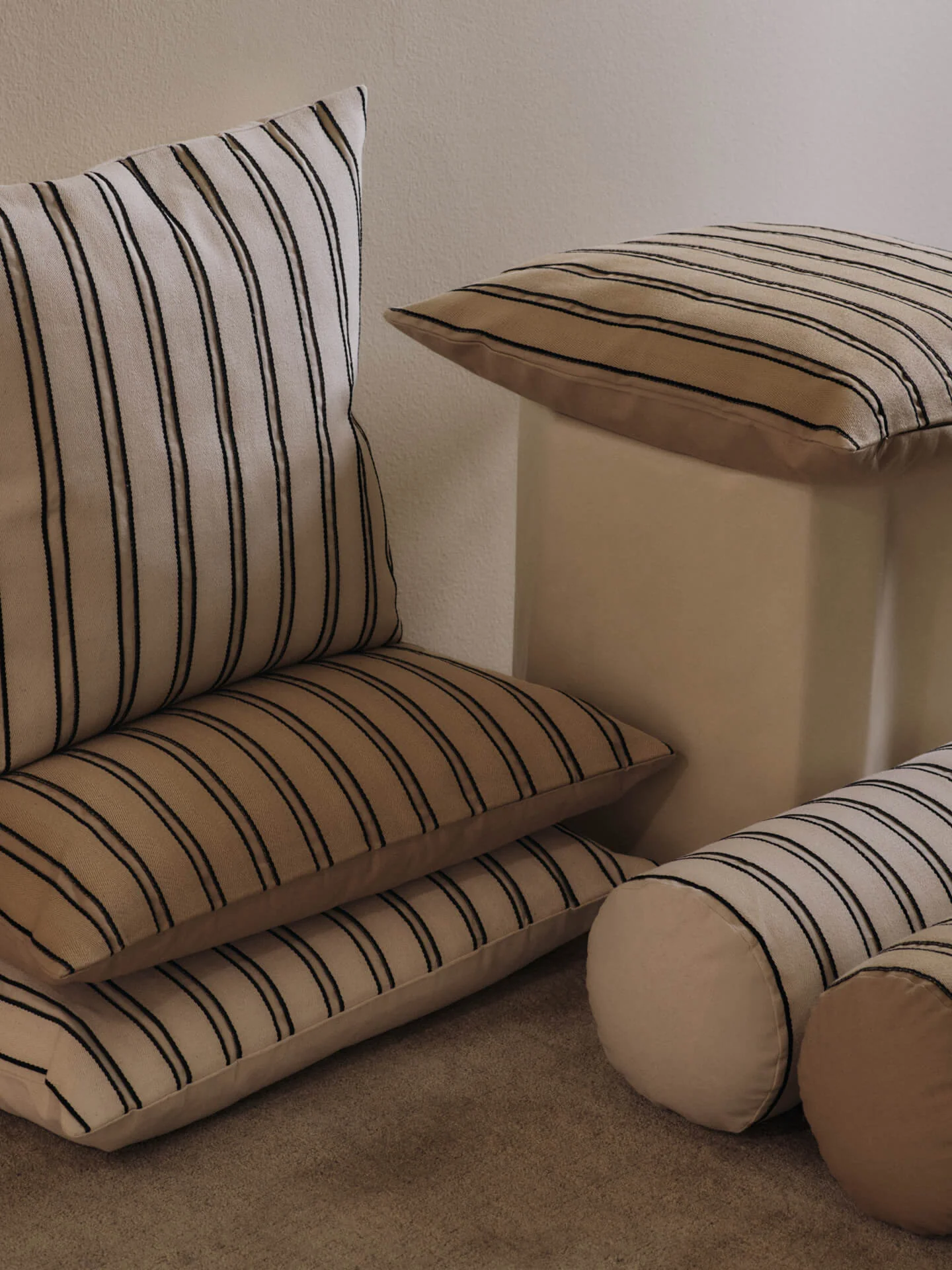 Twill Cushion - Cashmere/Black - Image 2