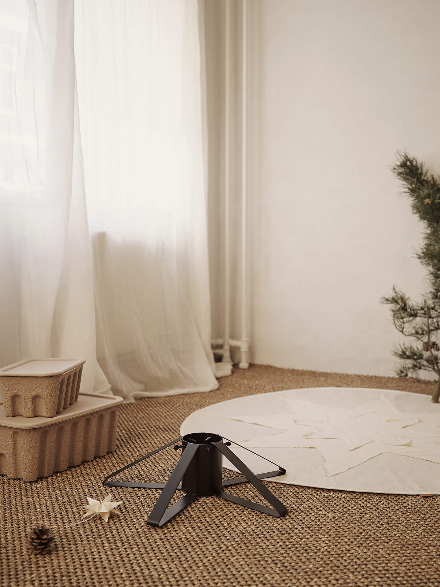 Vela Star Christmas Tree Blanket - Natural - Image 2